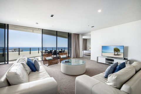 The Wave Resort - Surfers Gold Coast 9