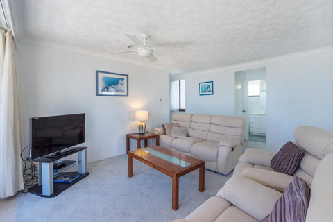 Columbia Beachfront Apartments On Rainbow Bay - Surfers Gold Coast 5