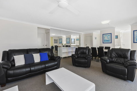 Columbia Beachfront Apartments On Rainbow Bay - Surfers Gold Coast 21