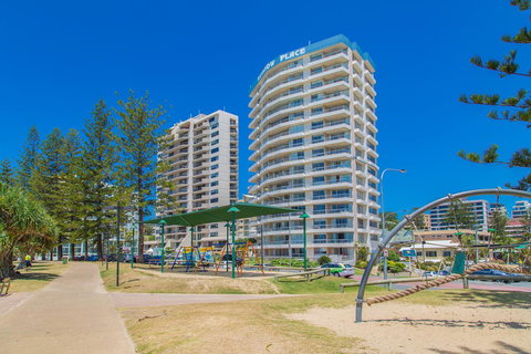 Columbia Beachfront Apartments On Rainbow Bay - Surfers Gold Coast 3