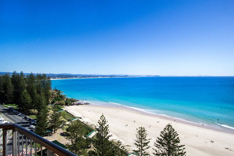 Columbia Beachfront Apartments On Rainbow Bay - Surfers Gold Coast 1