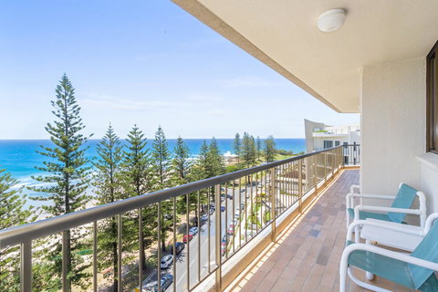 Columbia Beachfront Apartments On Rainbow Bay - Surfers Gold Coast 27