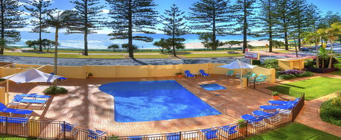 Columbia Beachfront Apartments On Rainbow Bay - Surfers Gold Coast 2