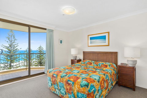 Columbia Beachfront Apartments On Rainbow Bay - Surfers Gold Coast 34