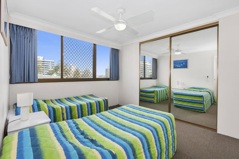 Columbia Beachfront Apartments On Rainbow Bay - Surfers Gold Coast 32