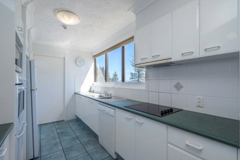 Columbia Beachfront Apartments On Rainbow Bay - Surfers Gold Coast 7