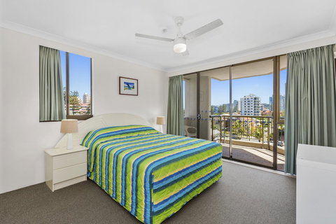 Columbia Beachfront Apartments On Rainbow Bay - Surfers Gold Coast 20