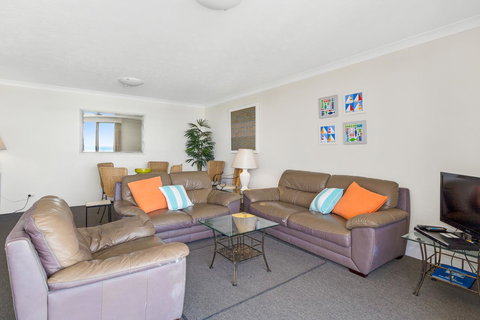 Columbia Beachfront Apartments On Rainbow Bay - Surfers Gold Coast 30