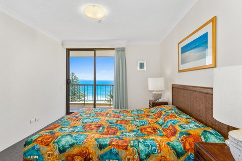 Columbia Beachfront Apartments On Rainbow Bay - Surfers Gold Coast 33