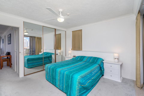 Columbia Beachfront Apartments On Rainbow Bay - Surfers Gold Coast 15
