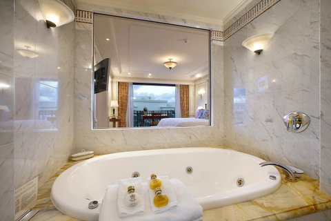 Imperial Hotel Gold Coast - Surfers Gold Coast 6