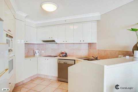 APR Private SUITES MOROC By The Beach - Surfers Gold Coast 27