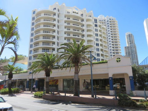 APR Private SUITES MOROC By The Beach - Surfers Gold Coast 9