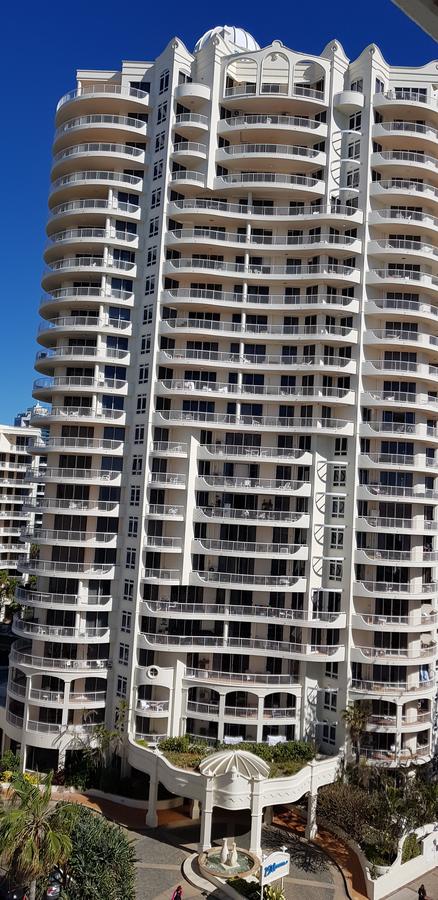 APR Private SUITES MOROC By The Beach - Surfers Gold Coast 8