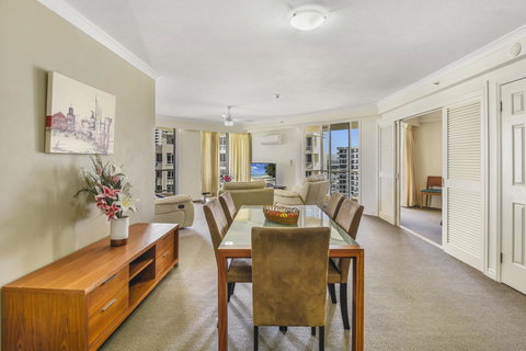 APR Private SUITES MOROC By The Beach - Surfers Gold Coast 24