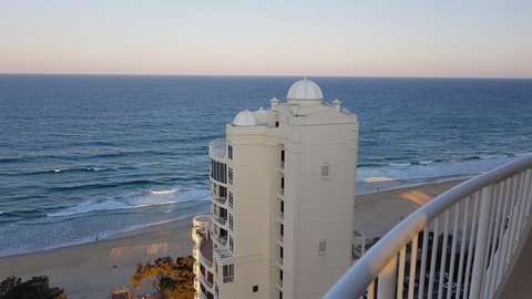 APR Private SUITES MOROC By The Beach - Surfers Gold Coast 21