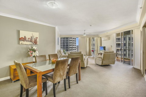 APR Private SUITES MOROC By The Beach - Surfers Gold Coast 23