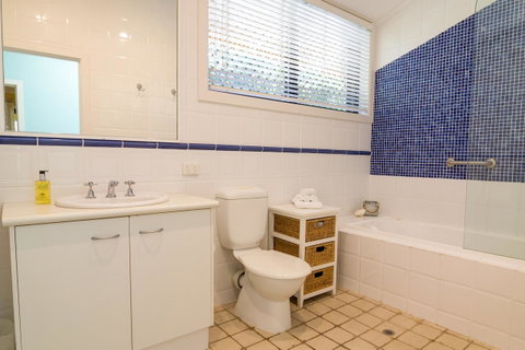 Number 2 On The Beach | Beautiful Beachfront Villa - Surfers Gold Coast 18