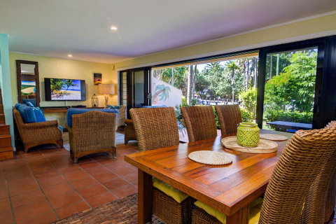 Number 2 On The Beach | Beautiful Beachfront Villa - Surfers Gold Coast 6
