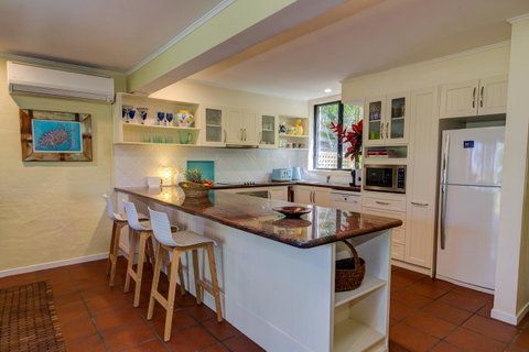 Number 2 On The Beach | Beautiful Beachfront Villa - Surfers Gold Coast 10