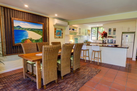 Number 2 On The Beach | Beautiful Beachfront Villa - Surfers Gold Coast 9