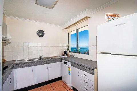 Seacrest Beachfront Apartments Surfers Paradise - Surfers Gold Coast 7