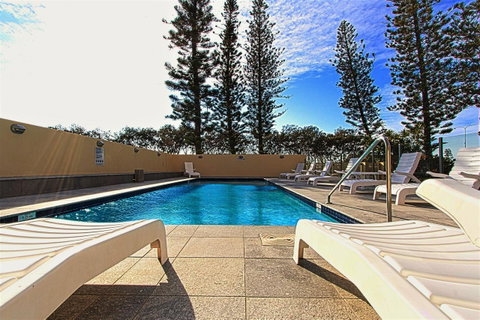 Seacrest Beachfront Apartments Surfers Paradise - Surfers Gold Coast 5