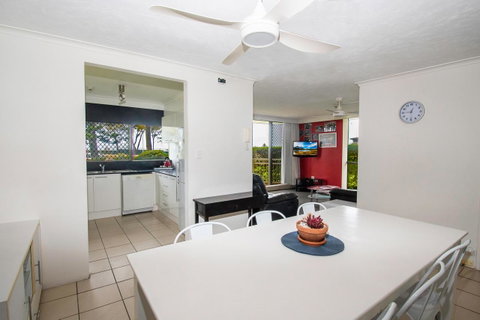 Seacrest Beachfront Apartments Surfers Paradise - Surfers Gold Coast 14