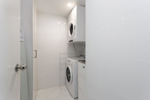 Capricornia Apartments - Surfers Gold Coast 14