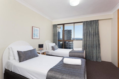 Capricornia Apartments - Surfers Gold Coast 16