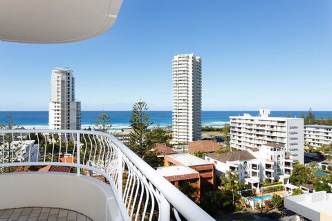Capricornia Apartments - Surfers Gold Coast 13