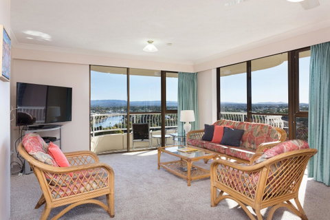 Capricornia Apartments - Surfers Gold Coast 8