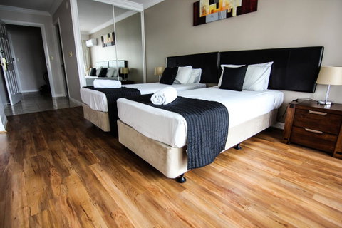 The Phoenician Resort - Surfers Gold Coast 3