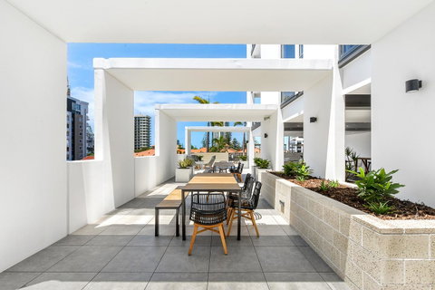 Qube Broadbeach Ocean View Apartments - Surfers Gold Coast 5