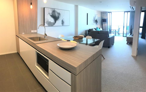 Qube Broadbeach Ocean View Apartments - Surfers Gold Coast 25
