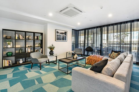 Qube Broadbeach Ocean View Apartments - Surfers Gold Coast 14
