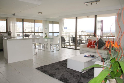 De Ville Apartments - Surfers Gold Coast 14
