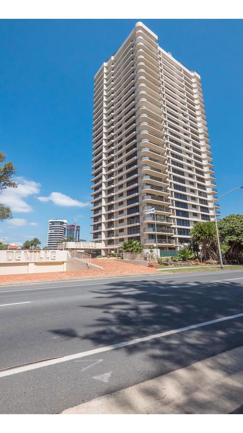 De Ville Apartments - Surfers Gold Coast 38
