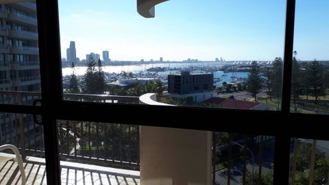 De Ville Apartments - Surfers Gold Coast 4