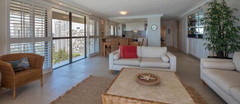 De Ville Apartments - Surfers Gold Coast 17