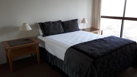 De Ville Apartments - Surfers Gold Coast 7