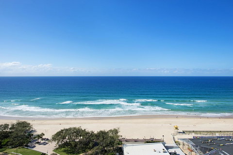 ULTIQA Air On Broadbeach - Surfers Gold Coast 10