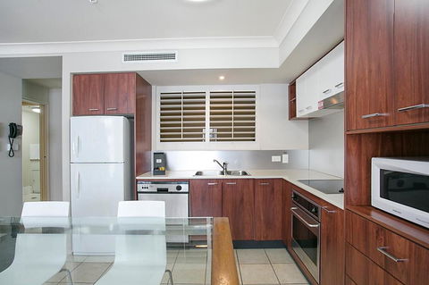 Towers Of Chevron - Private Apartment - Surfers Gold Coast 3