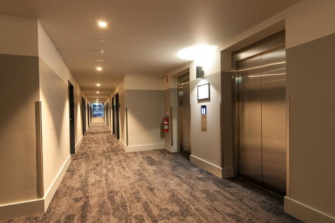 Woodroffe Hotel - Surfers Gold Coast 16