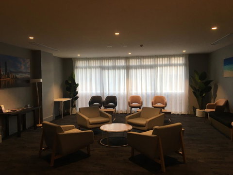 Woodroffe Hotel - Surfers Gold Coast 5