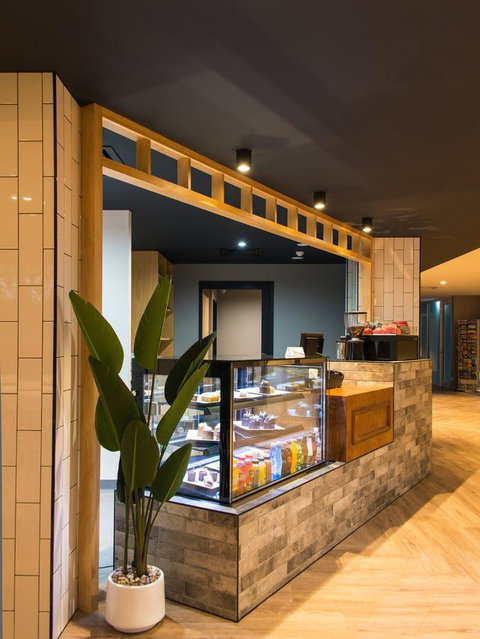 Woodroffe Hotel - Surfers Gold Coast 21