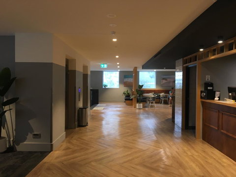 Woodroffe Hotel - Surfers Gold Coast 7