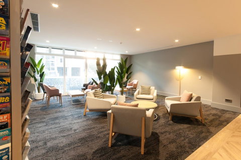 Woodroffe Hotel - Surfers Gold Coast 26