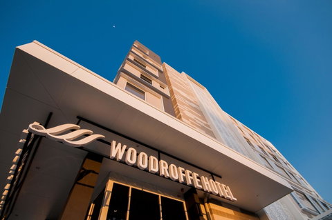 Woodroffe Hotel - Surfers Gold Coast 19