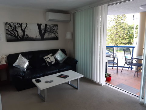 Surfers Beach Resort One - Surfers Gold Coast 2